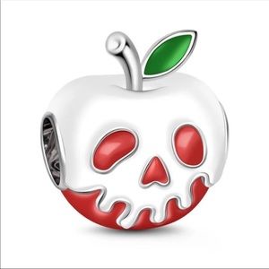 Snow White's Poison Apple 925 Silver Enamel Detail Disney